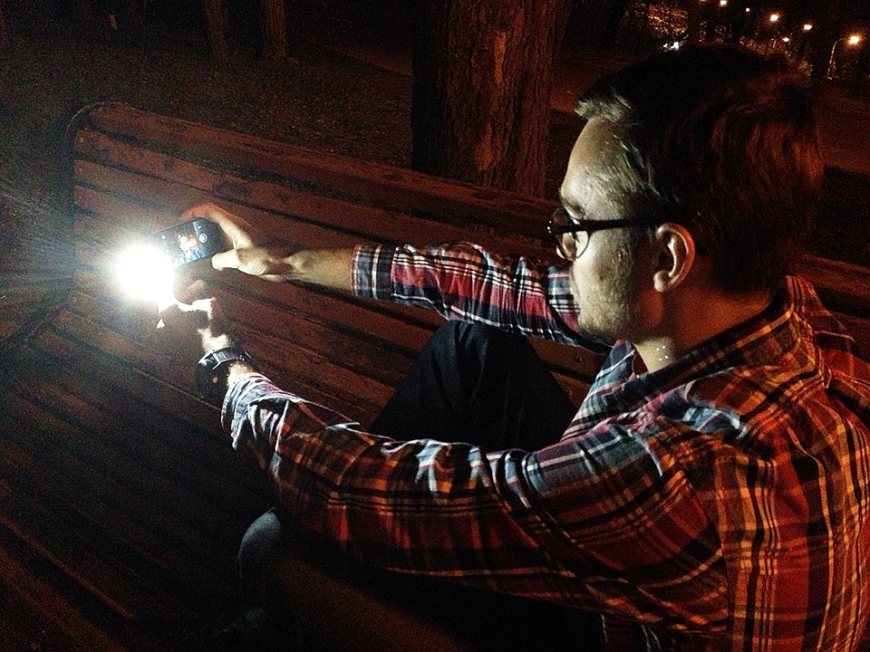 Iblazr-mobile-phone-flash-1